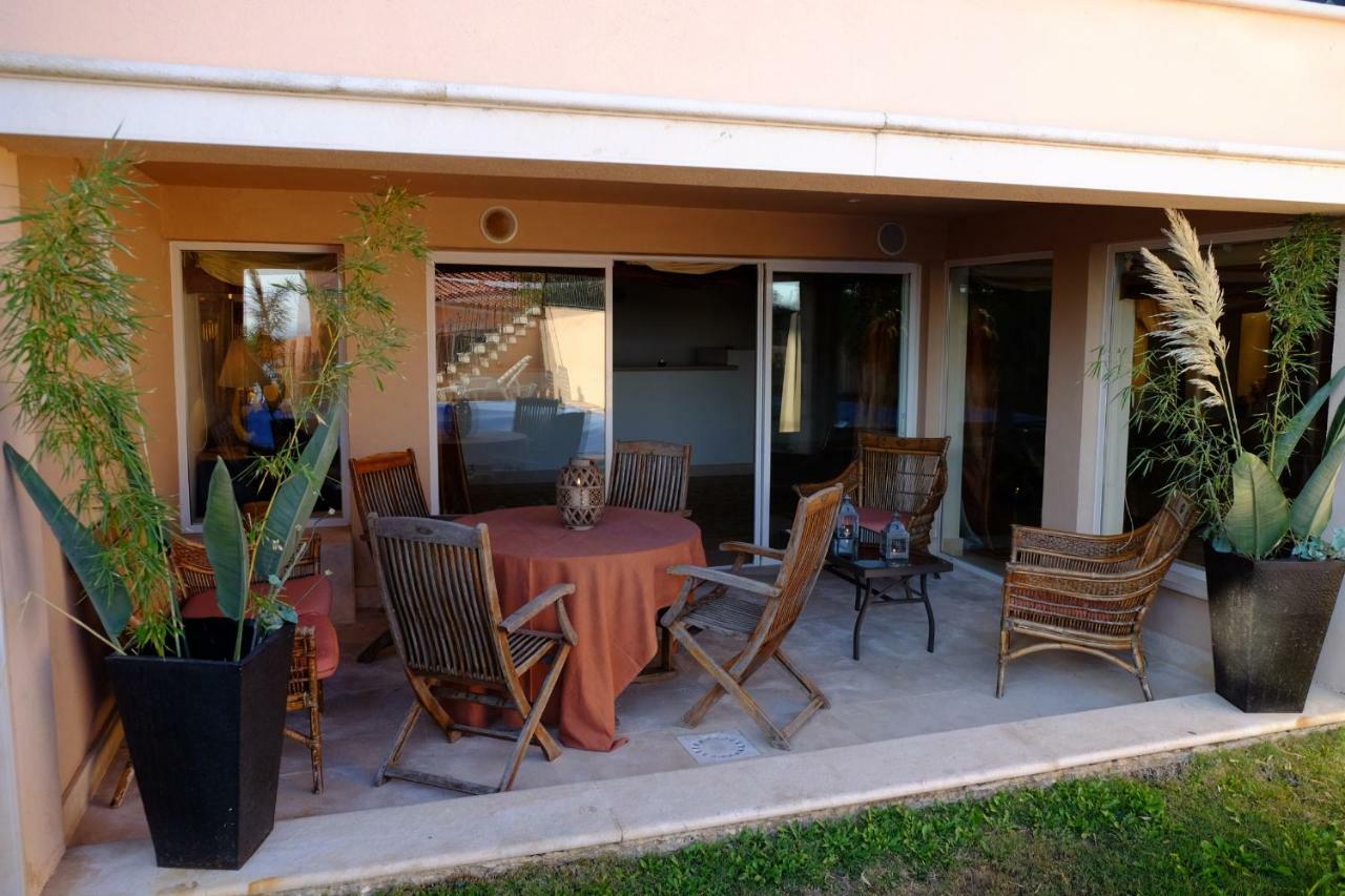 Apartamento Com Piscina Cruz Quebrada Buitenkant foto